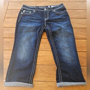 Miss Me Dark Wash Embellished Signature Cuffed Capris Sz 32